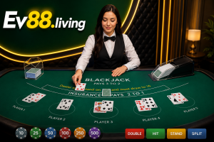 Giao diện bàn chơi Blackjack trực tuyến với Dealer chia bài